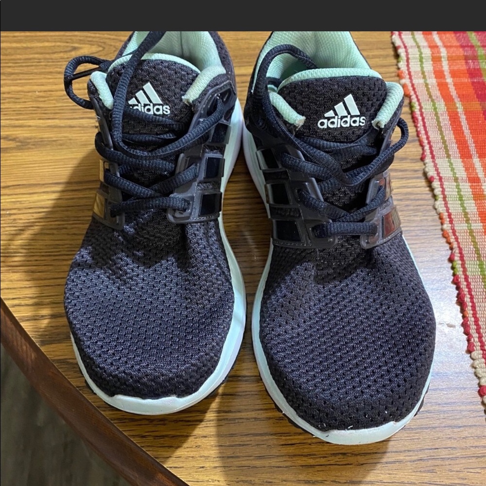 Women’s Adidas Cloudfoam Sneakers Size 6.5